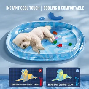 Letto ad acqua rinfrescante per animali con pesci marini e cucciolo di Bichon Frisé