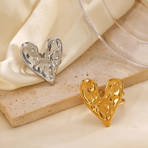 Minimalist hammer textured heart open rings in gold and silver stainless steel