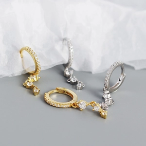 Boucles d'oreilles créoles S925 en argent avec pavé doré et glands en zircon