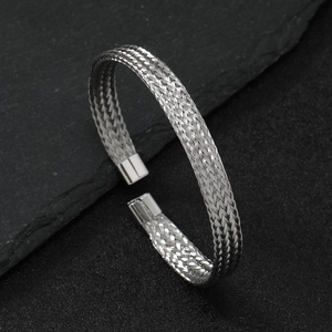 Bracciale a fascia aperta intrecciata in acciaio inossidabile color argento
