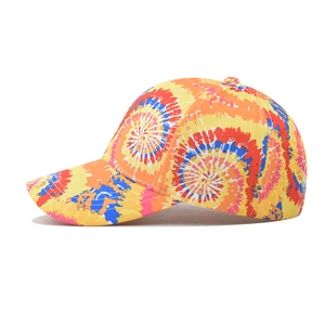 Casquette de baseball en coton tie-dye avec motif graffiti coloré et visière courbée