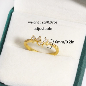 Details des verstellbaren Goldrings mit Zirkonia, 6mm Breite und 2g Gewichtsangabe