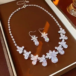 Luxurious silver flower and teardrop zircon jewelry set with necklace and earrings