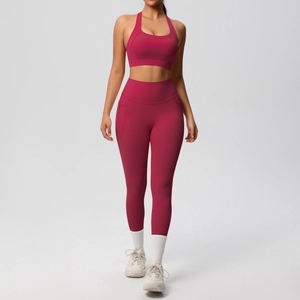Detail view of double-sided brushed yoga set featuring a side pocket on high-waisted leggings