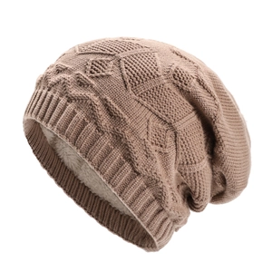 Winter chunky knit beanie with diamond pattern and warm faux fleece lining in beige
