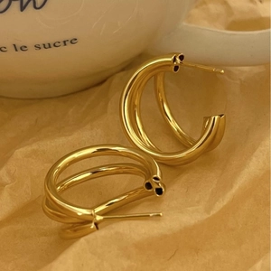 French style S925 silver triple hoop earrings with a gold-plated geometric finish