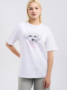 Λεπτομέρεια με τύπωμα Bichon Frise και ροζ κείμενο Cutie σε λευκό βαμβακερό T-shirt