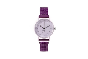 Detail of purple quartz watch with Milanese steel strap and magnetic buckle closure