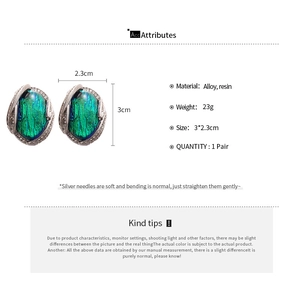 Détail des boucles d'oreilles géométriques vintage avec dimensions et spécifications techniques