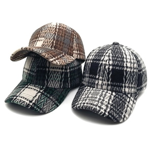 Vintage Plaid Baseball Cap Winter Warm Thick Polyester Flannel Checkered Duckbill Hat Curved Brim Outdoor Unisex