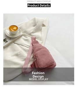 Rosafarbene Cord-Umhängetasche in Lifestyle-Umgebung mit weißem Blazer und Kaffee