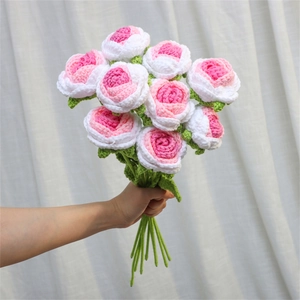 Handcrafted crochet rose bouquet with pink and white yarn flowers for wedding decor