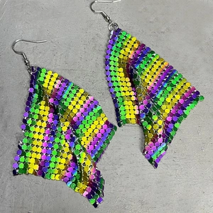 Eye-catching rainbow metal mesh earrings with a geometric design and fish hook wires