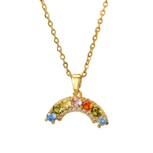 Collier avec pendentif arc-en-ciel en or et cristaux colorés pour femme