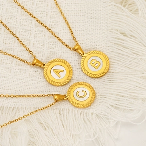 Collier Initial Acier Inoxydable Plaqué Or Pendentif Rond Nacre Bijoux Pour Femmes