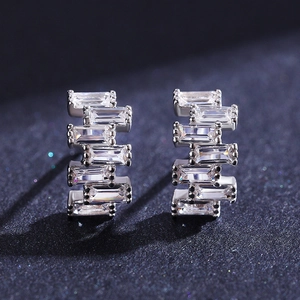 Boucles d'oreilles élégantes en argent S925 en forme de C avec zircons rectangulaires