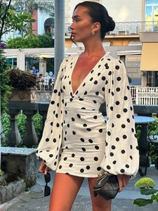 Mini abito chic a pois da donna con scollo a V e maniche a lanterna, vestibilità aderente