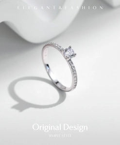 Detailansicht eines Rings aus S925 Sterlingsilber mit Diamanten und S925 Punzierung