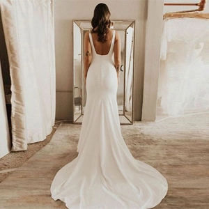 Robe de mariée sirène à épaules dénudées avec dos nu et boutons élégants
