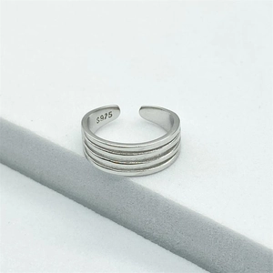Close-up of S925 sterling silver hallmarked inner band on minimalist open toe ring