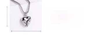 Detailed size specifications for a retro titanium steel heart-shaped pendant on box chain