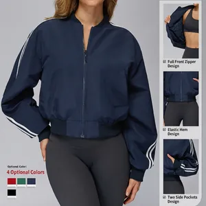 Giacca sportiva blu scuro con zip, polsini elastici e tasche laterali, vestibilità ampia