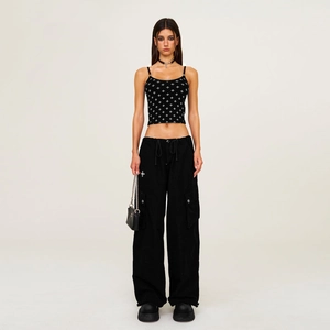 Pantalon cargo style urbain avec plusieurs poches et ourlet à cordon réglable