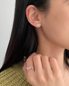 Elegant 925 sterling silver bow knot stud earrings and matching ring set for women