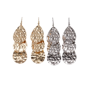 Boucles d'oreilles pendantes à trois gouttes avec fini martelé en or et argent