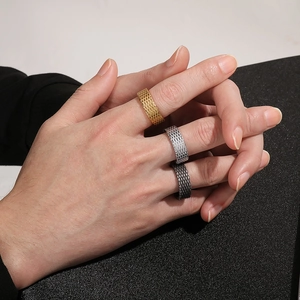Three-color diamond pattern stainless steel rings for men with vintage woven texture