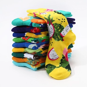 Chaussettes en coton à motifs de fruits colorés avec dessins d'orange et de pitaya