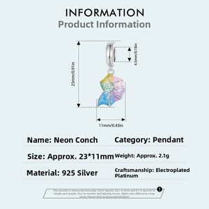 Détail macro du pendentif conque néon en argent 925 avec placage platine et dimensions