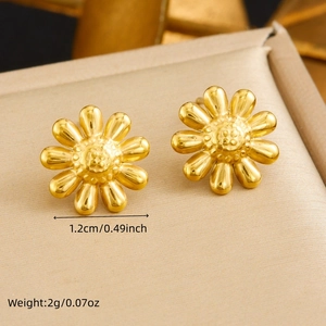 Minimalist gold daisy stud earrings for women with detailed size and weight specs