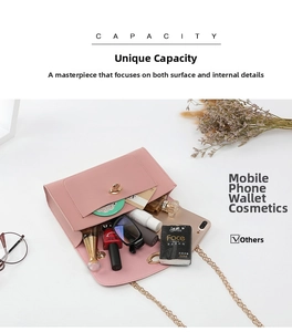 Vue de dessus du sac à rabat en cuir PU rose montrant la capacité pour téléphone et maquillage