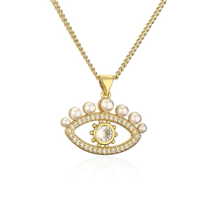 Halskette mit Evil-Eye-Anhänger, Perlen und Zirkonia auf Goldkette mit Spiegelung