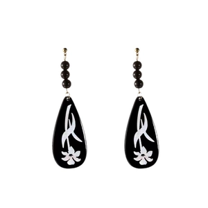 New Chinese fan-shaped pearl tassel earrings with black teardrop and white floral patterns
