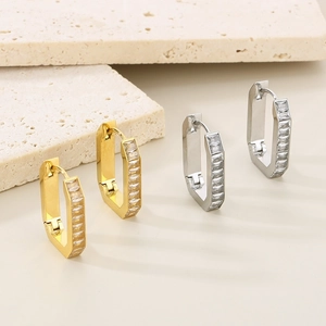 U-shaped stainless steel earrings with rectangular zircon in gold and silver finish
