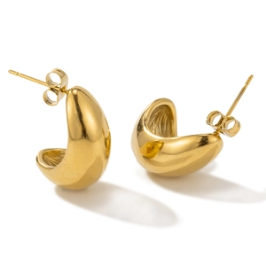 Retro minimalist C-shaped gold-plated stainless steel earrings with glossy metal finish