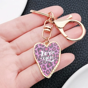 Porte-clés Cœur Imprimé Léopard Saint Valentin en Alliage de Zinc Goutte d'Huile Pendentif Love You pour Femme Accessoires de Sac Cadeau