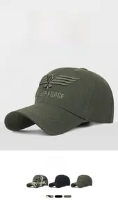 Gros plan sur la broderie 3D Air Force sur des casquettes de baseball tactiques