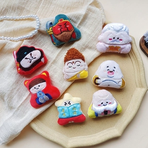Broche en Peluche de Personnage Immortel de Style Chinois Dessin Animé Badge Brodé Mignon pour Décoration de Vêtements Sac Épingle de Personnage Mythologique