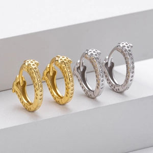 S925 sterling silver leopard head earrings in gold and silver with honeycomb texture