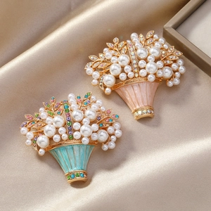 Vintage Flower Basket Brooch Zinc Alloy Enamel Faux Artificial Pearl Colorful Rhinestones Elegant Jewelry Pin For Women Wedding Gift
