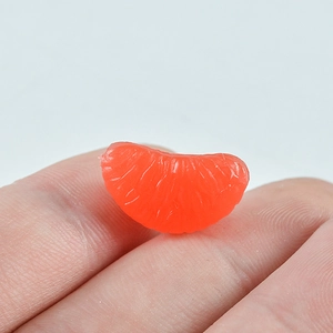 Realistic 2cm PVC miniature orange slices with pulp texture for DIY crafts and decor