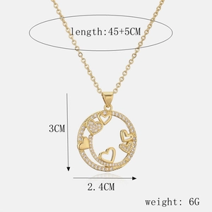 Detailansicht der vergoldeten Herzkette mit Zirkonia und Maßen: 45+5cm, 3x2,4cm, 6g Gewicht