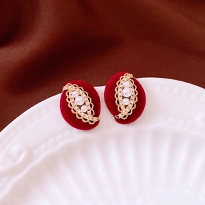French vintage oval pearl earrings with gold plating and red velvet detail