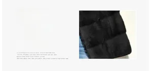 Gros plan détaillé montrant la texture dense et douce de la fausse fourrure noire