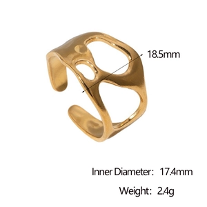 Détails de la bague dorée irrégulière avec diamètre de 17,4 mm et poids de 2,4 g