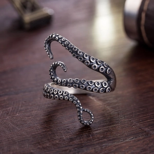 Vintage octopus tentacle open ring in antique silver finish with detailed metal suction cups