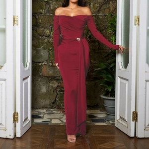 Robe Maxi À Épaules Dénudées Manches Longues Polyester Élasthanne Coupe Ajustée Froncée Bodycon Robe De Soirée Élégante Avec Boucle Métallique